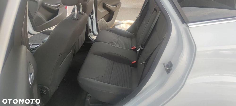 Ford Focus 1.5 TDCi DPF Start-Stopp-System Titanium - 6