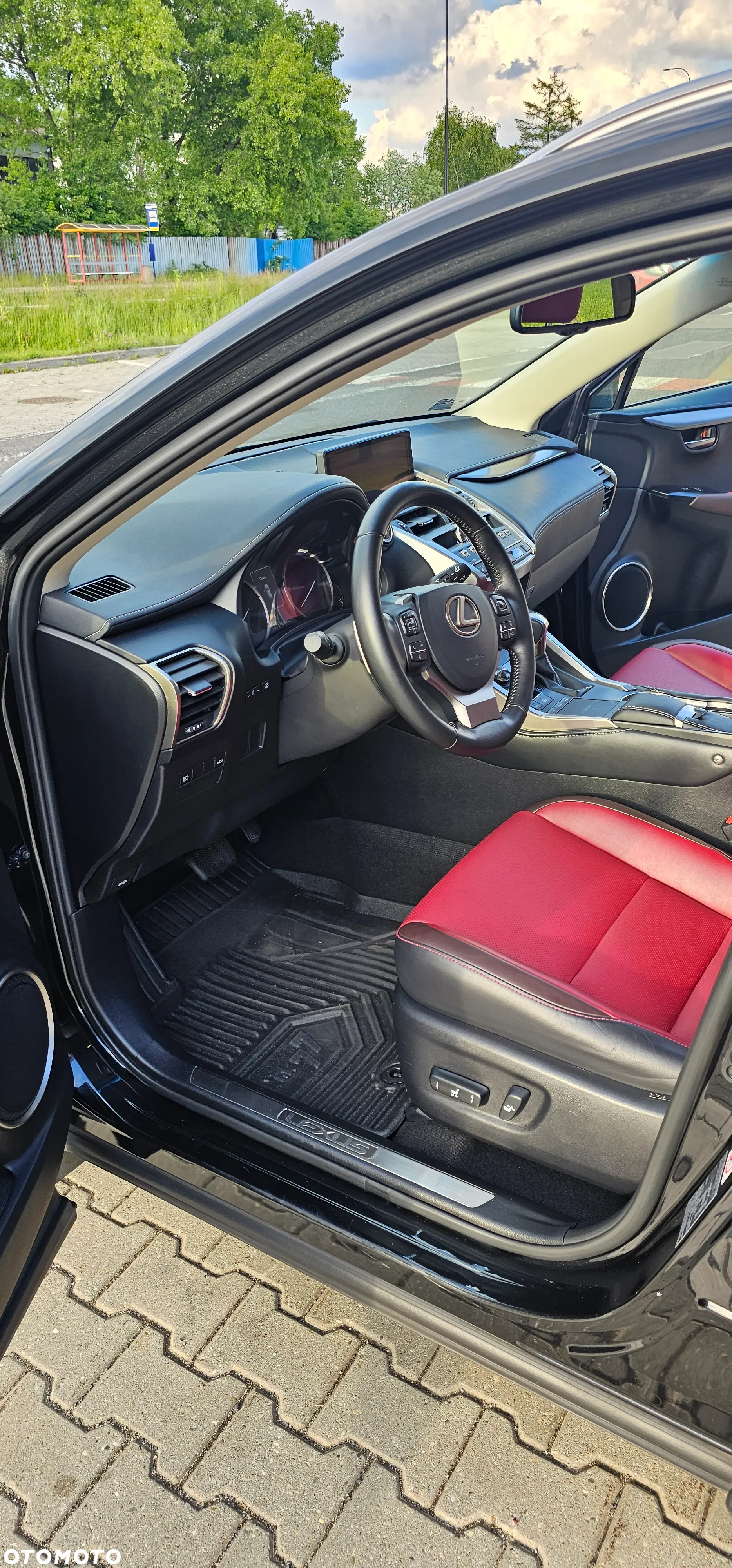 Lexus NX 300h Prestige AWD - 18