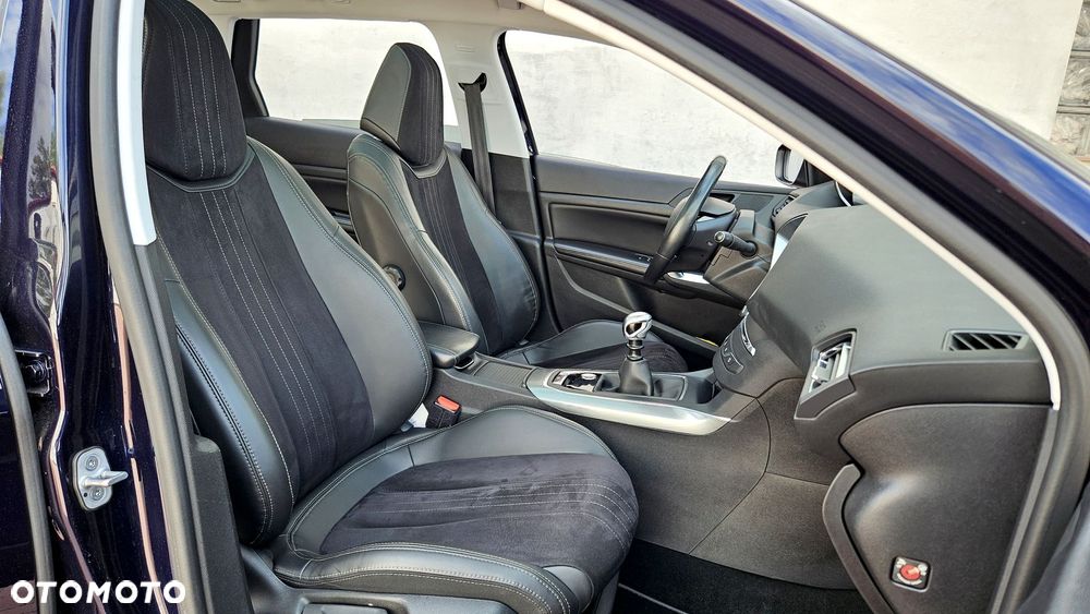Peugeot 308 155 THP Premium - 8