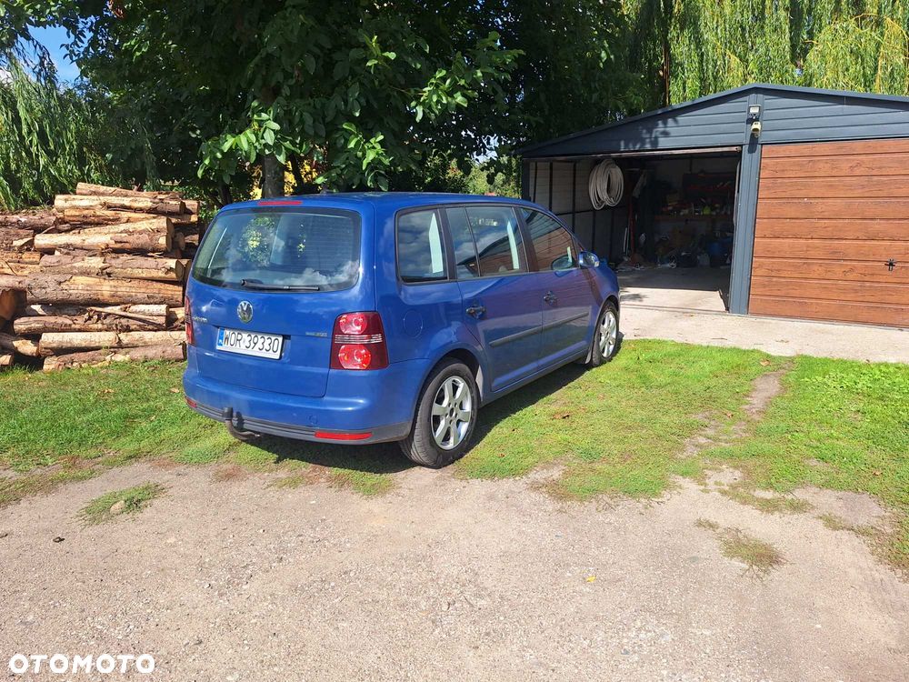 Volkswagen Touran - 5