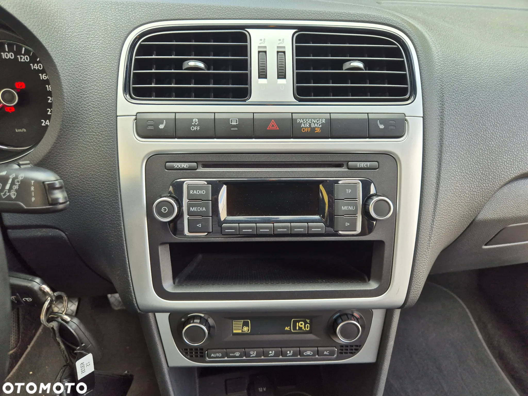 Volkswagen Polo 1.2 TSI MATCH - 14