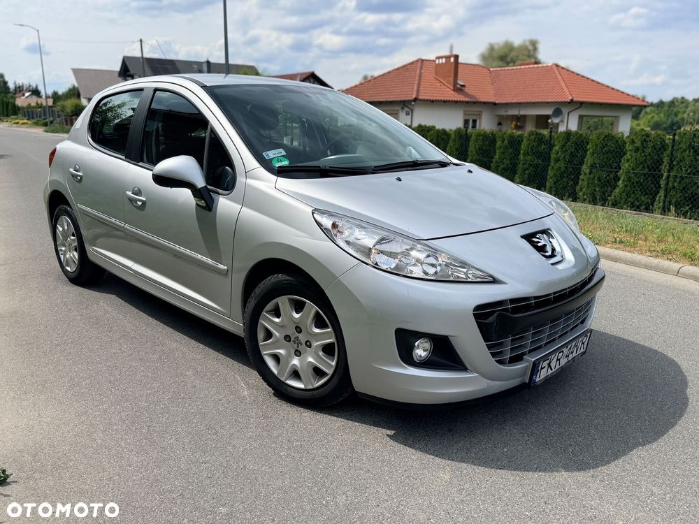 Peugeot 207 - 1
