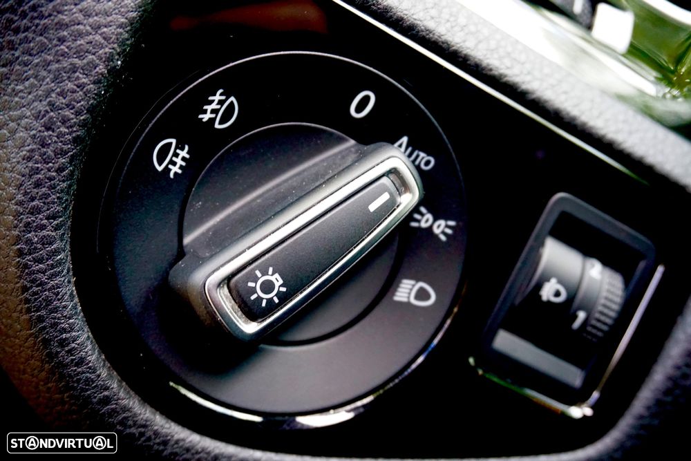 VW Golf Variant 1.6 TDi DPF Highline - 12
