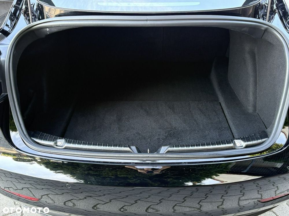 Tesla Model 3 - 12