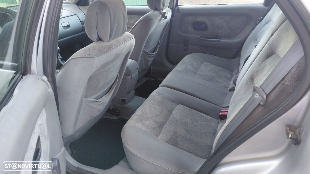Renault Laguna Break 1.9 dTi RXE - 18
