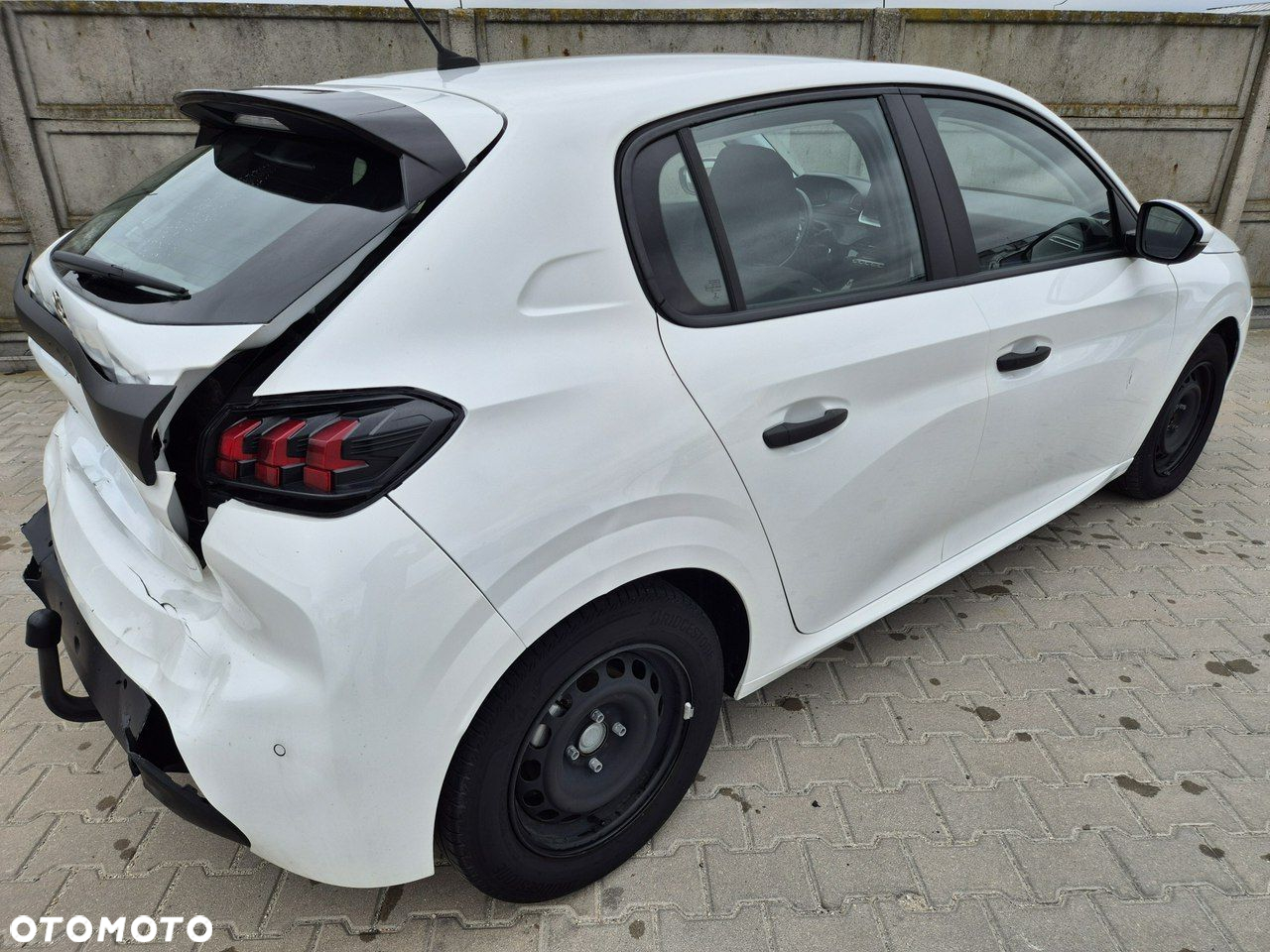 Peugeot 208 - 3