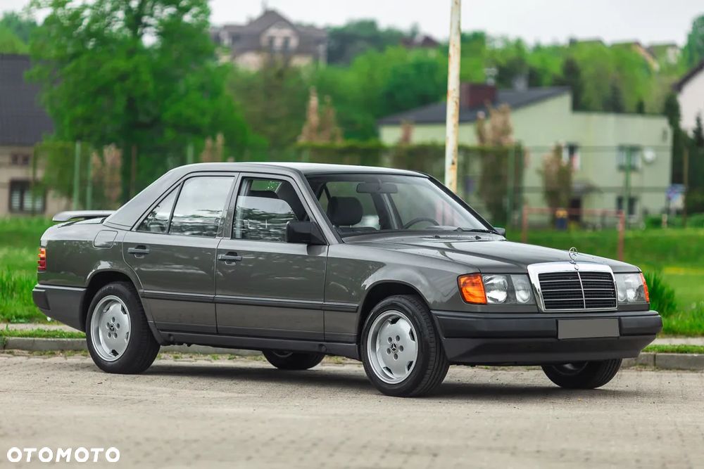 Mercedes-Benz W124 (1984-1993) - 1