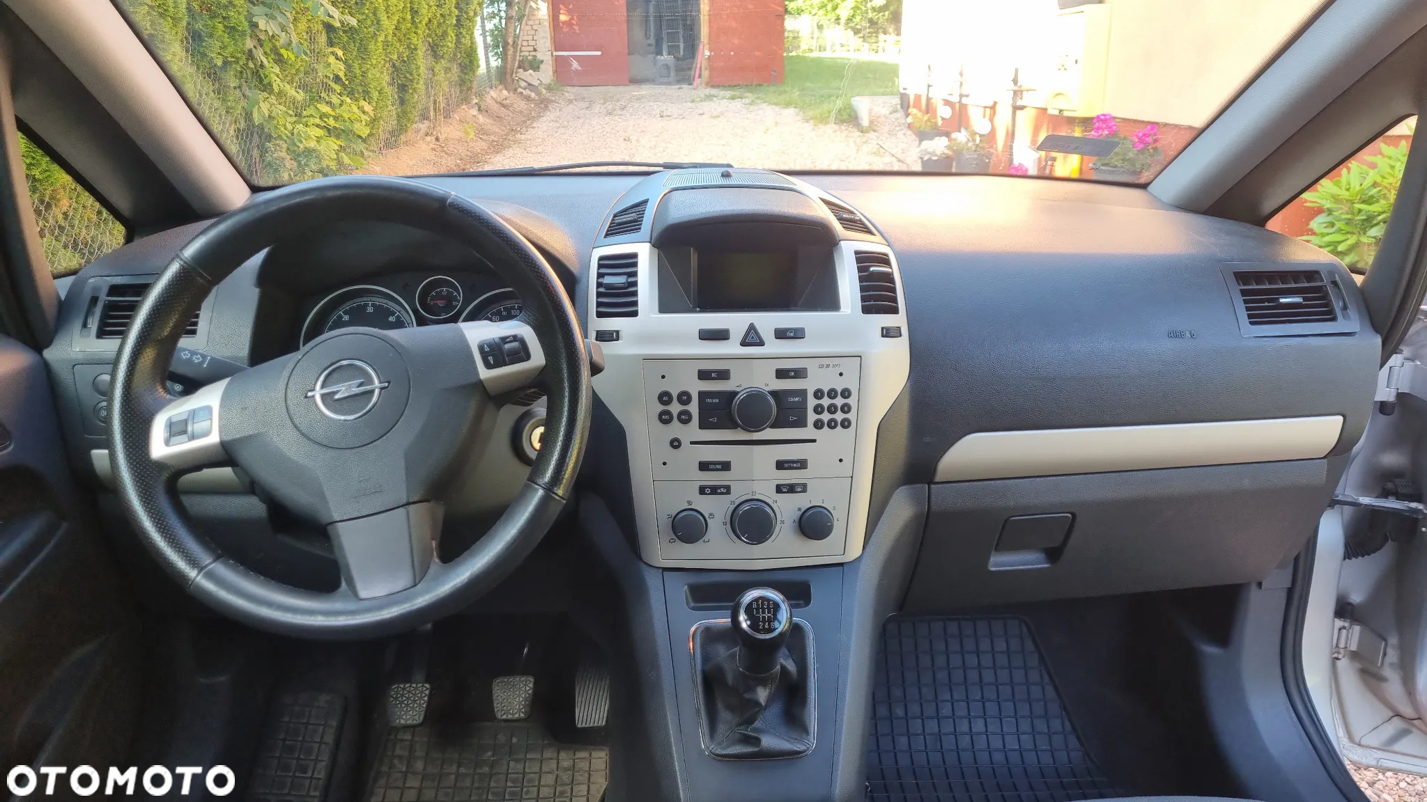 Opel Zafira - 11
