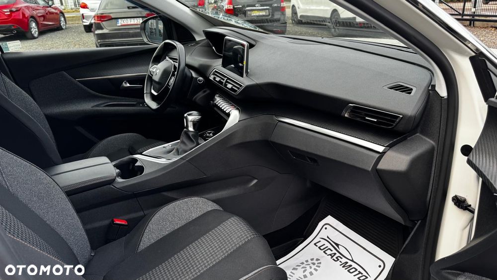 Peugeot 3008 1.2 PureTech Road Trip S&S - 30