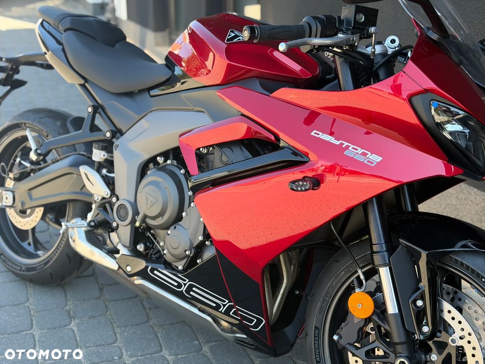 Triumph Daytona - 5