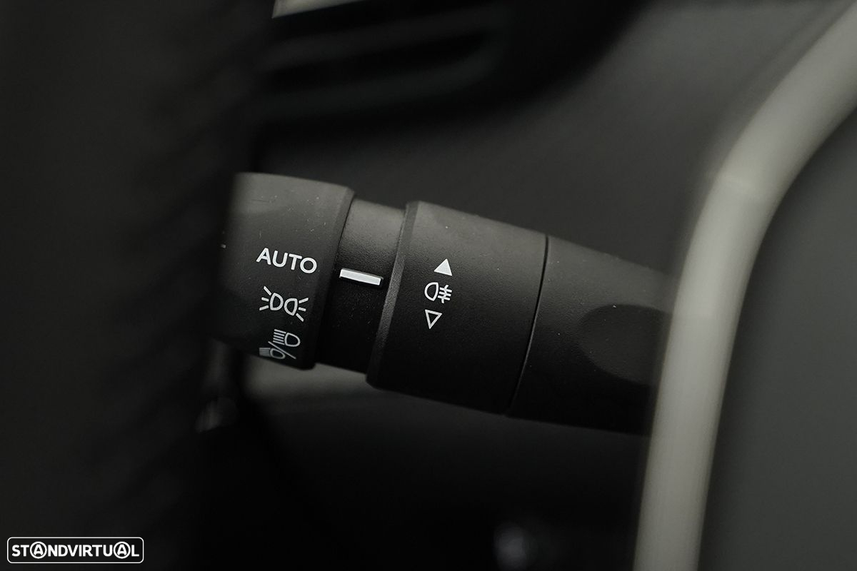 Peugeot 208 1.2 PureTech Active - 17