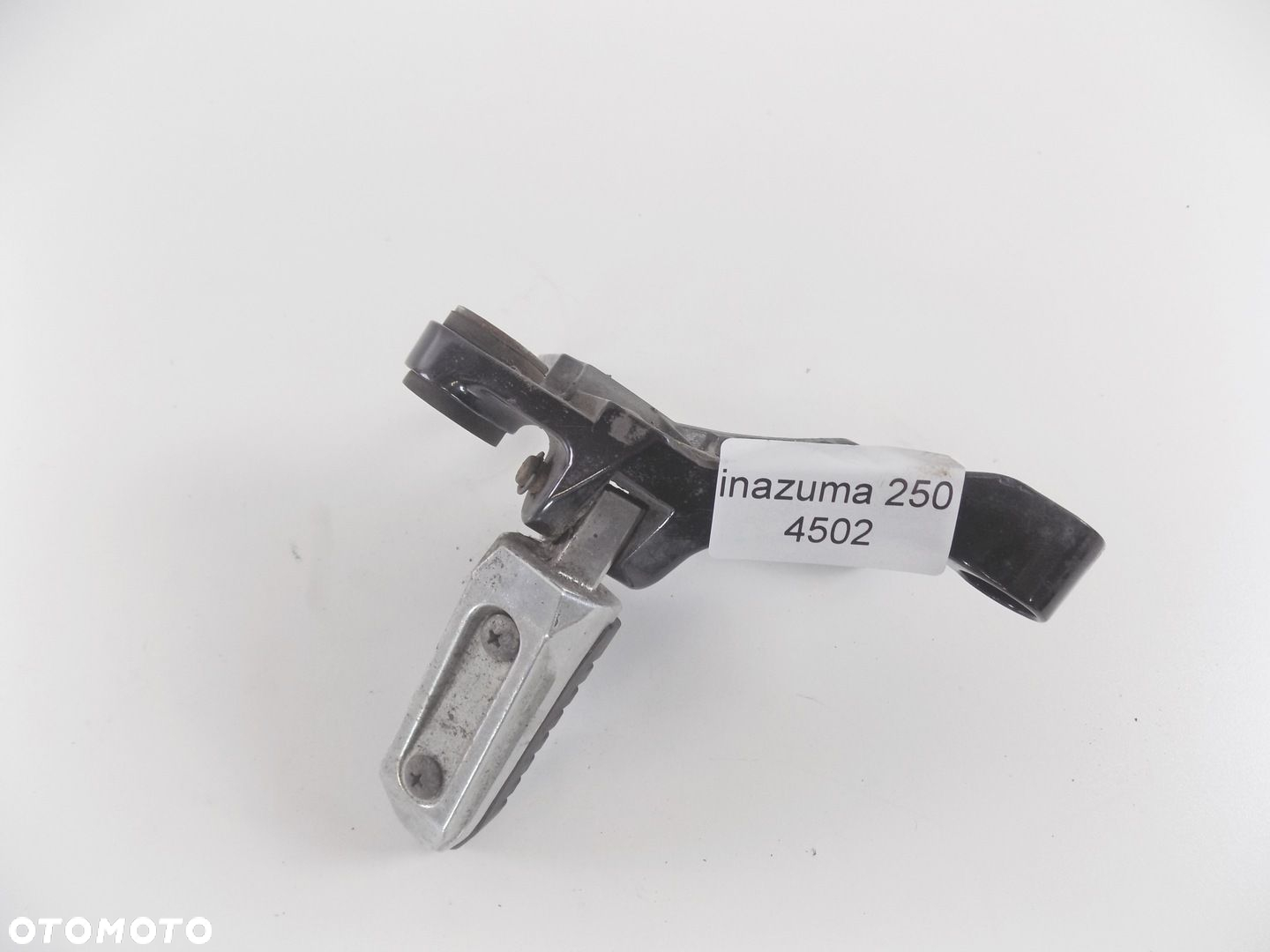 SUZUKI GW 250 INAZUMA SET PODNÓŻEK PASAŻERA LEWY - 3
