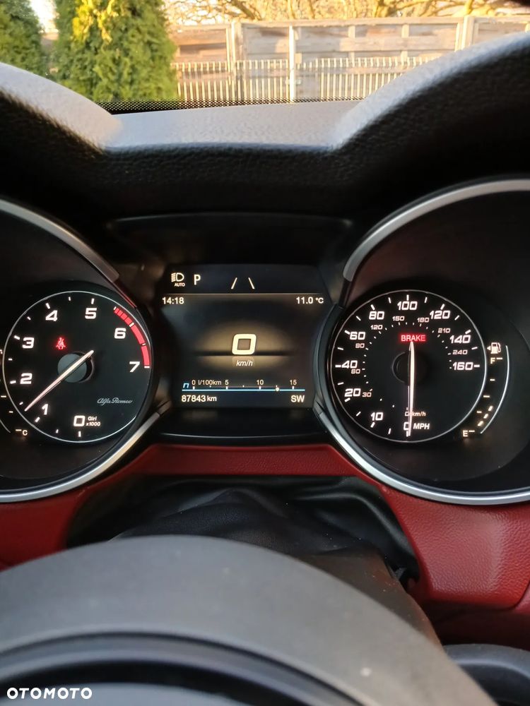 Alfa Romeo Stelvio - 35