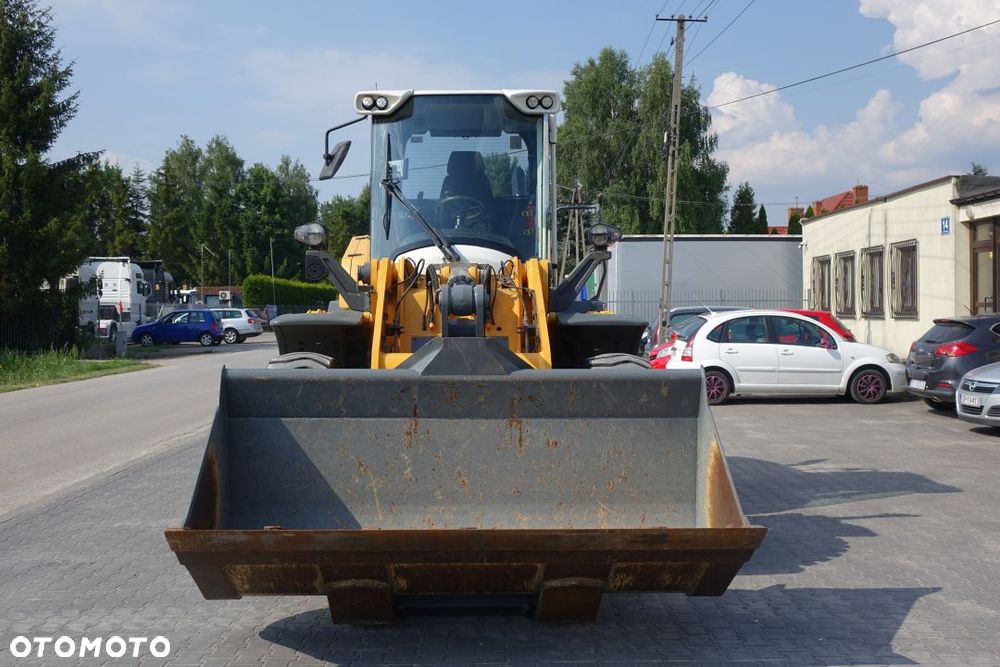 Liebherr L526 / ŁADOWARKA / 16 000 KG / SZYBKOZŁĄCZE / NOWE OPONY PRZÓD - 4