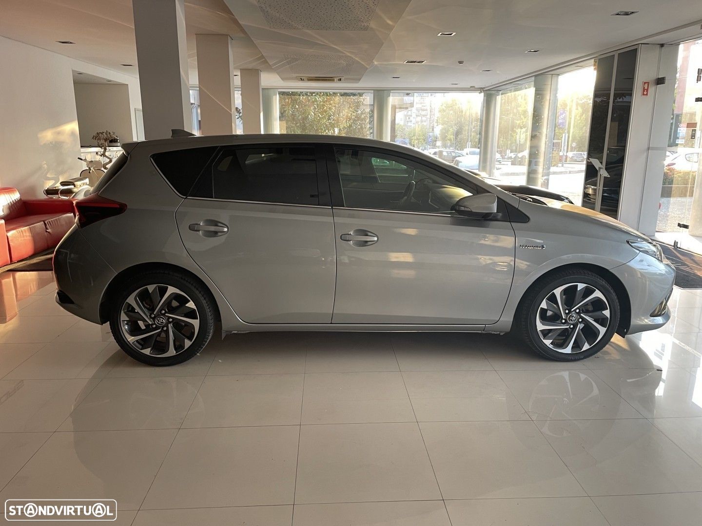 Toyota Auris 1.8 HSD Comfort +P.Techno+P.Sport - 1