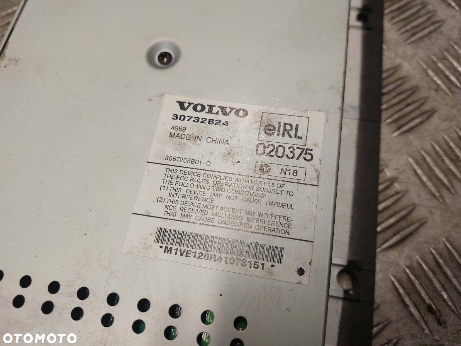 RADIO ODTWARZACZ + WZMACNIACZ VOLVO V50 I 30752371-1 30732824 - 6