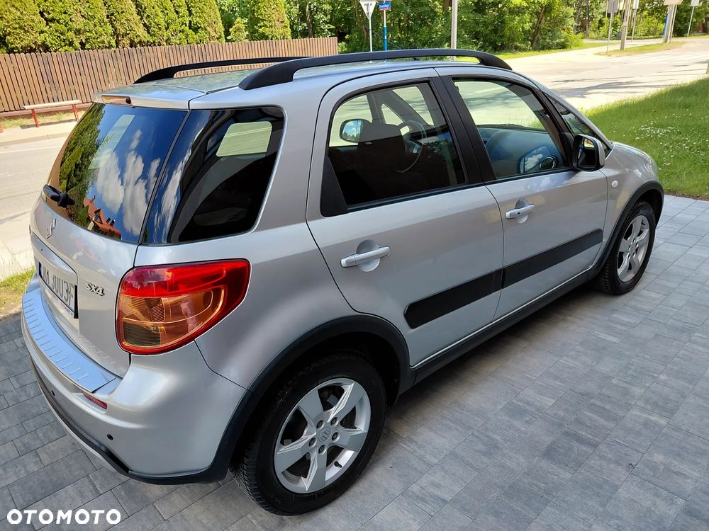 Suzuki SX4 1.6 Premium - 4