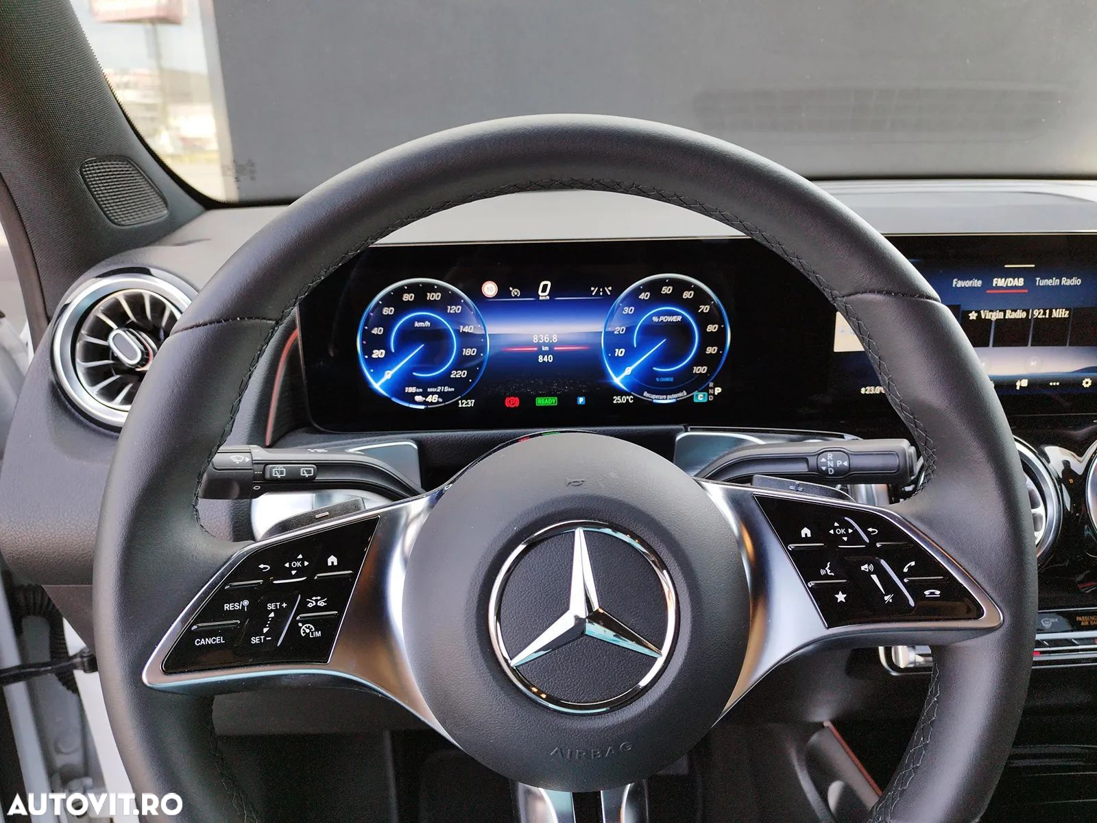 Mercedes-Benz EQB 300 4MATIC - 10