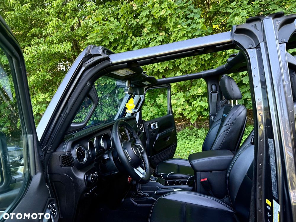 Jeep Wrangler - 8