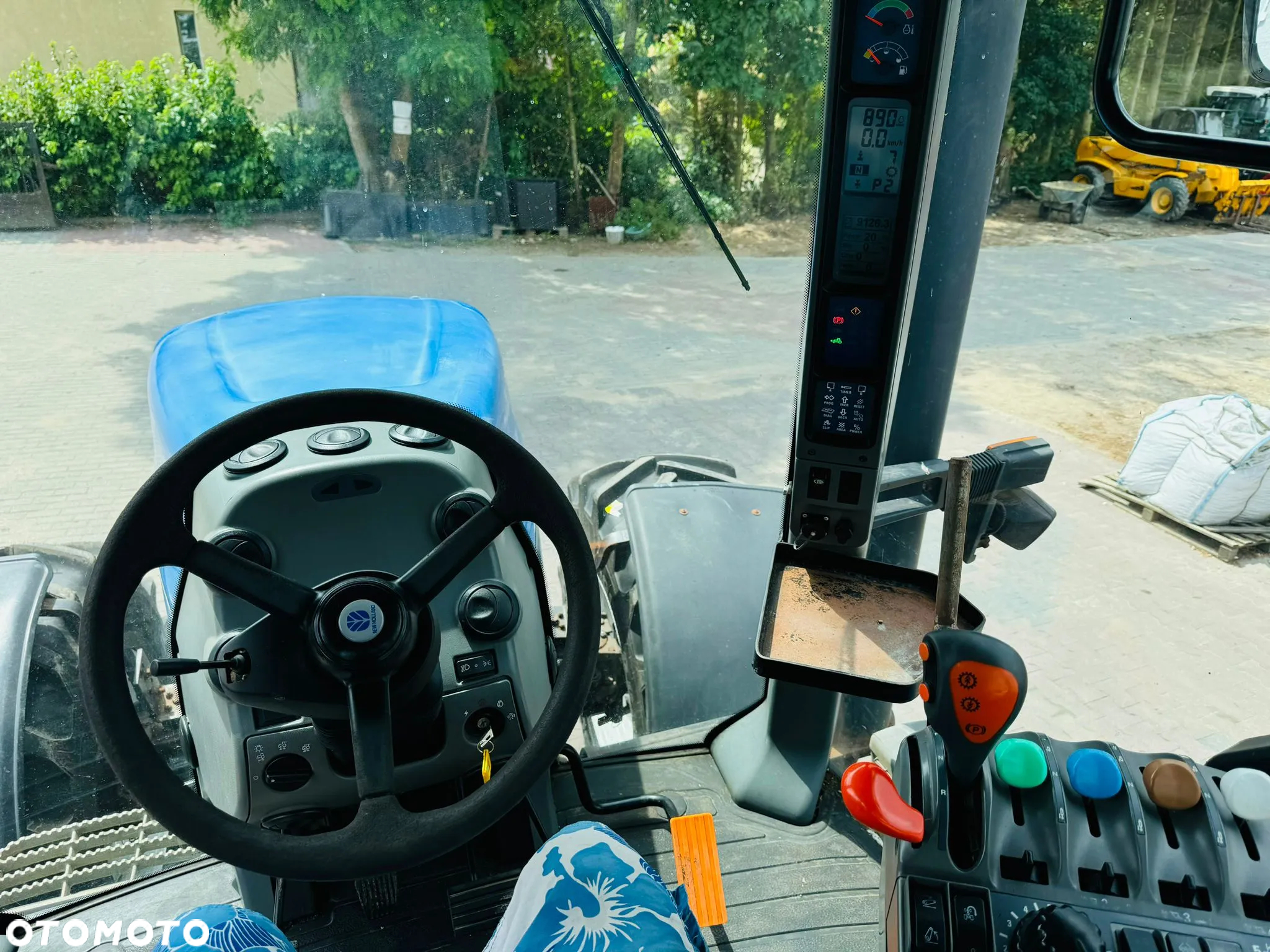 New Holland T8020 - 7