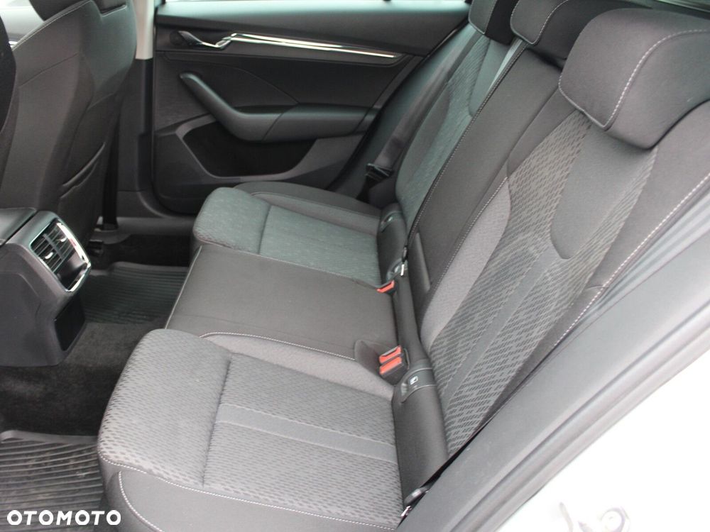 Skoda Octavia 2.0 TDI Style DSG - 14