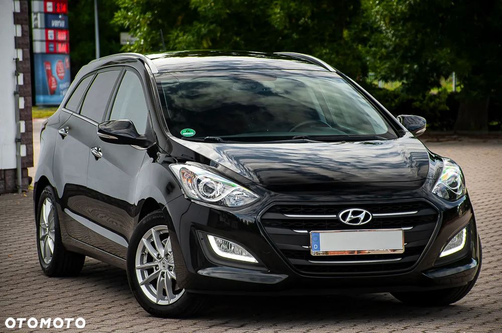 Hyundai i30 blue Kombi 1.6 CRDi DCT Premium - 1