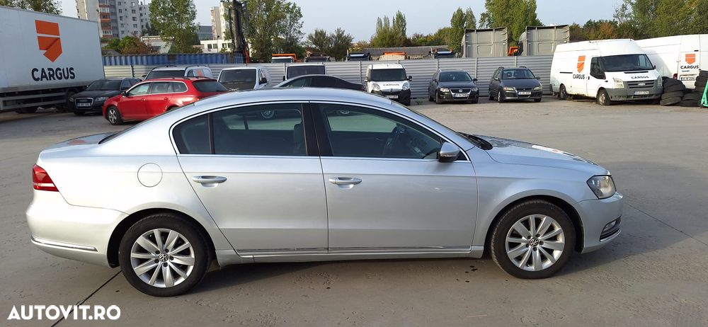 Volkswagen Passat 1.6 TDI BlueMotion - 11