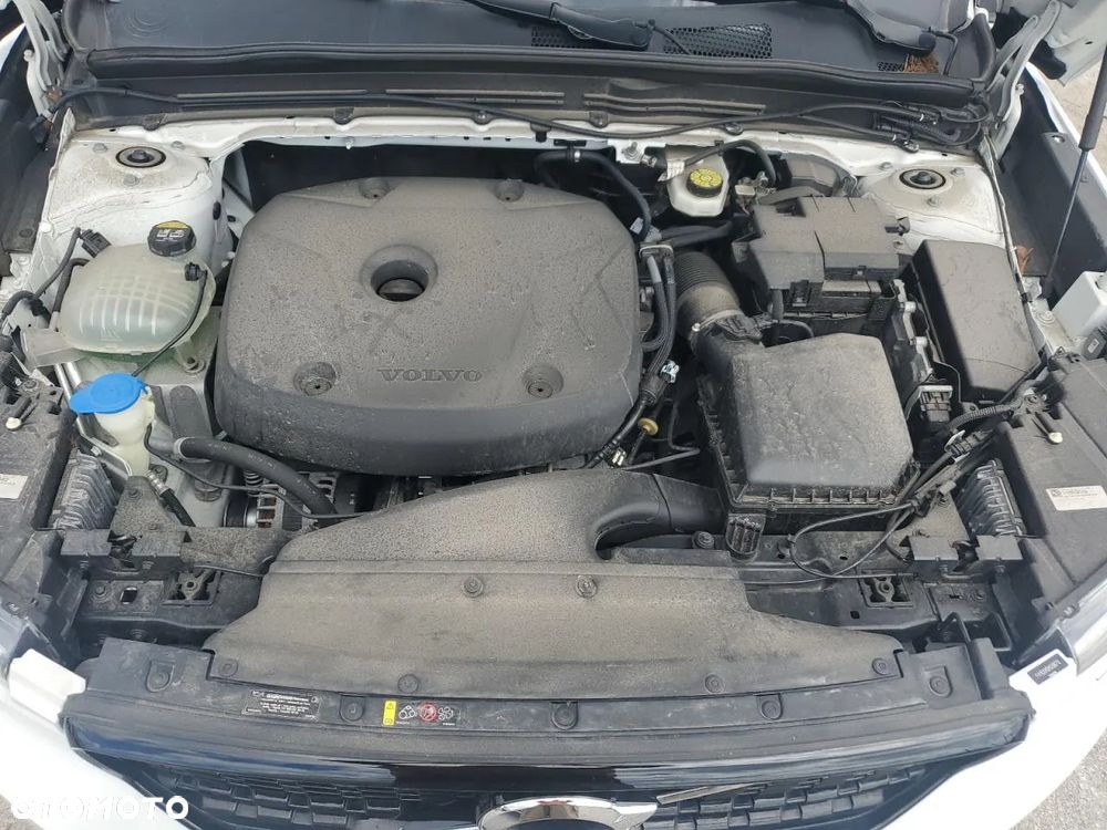 Volvo XC 40 T5 AWD R-Design - 9