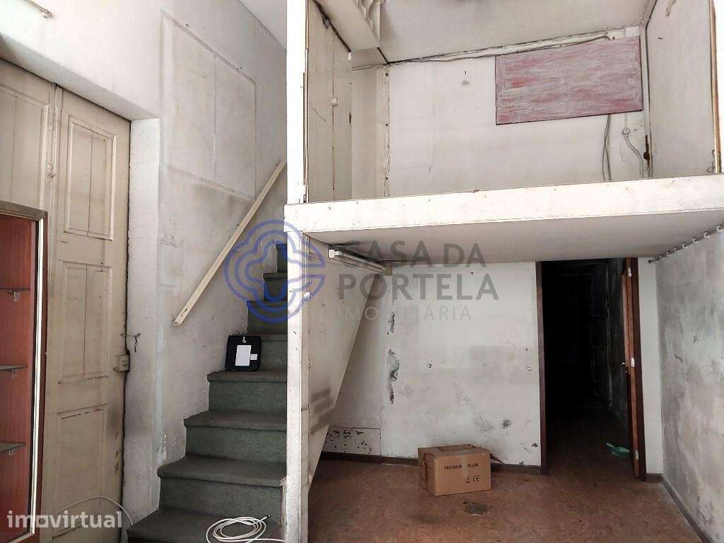 Prédio ao Mota Galiza com projecto aprovado para 5 apartamentos !!!! - Grande imagem: 2/45
