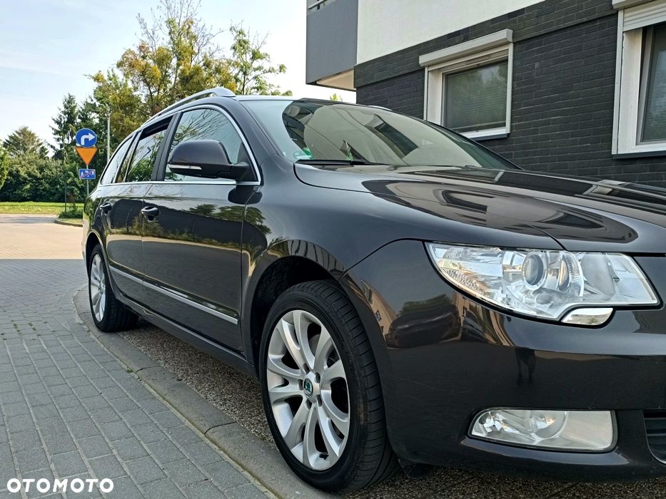 Skoda Superb 2.0 TDI DSG Exclusive - 18