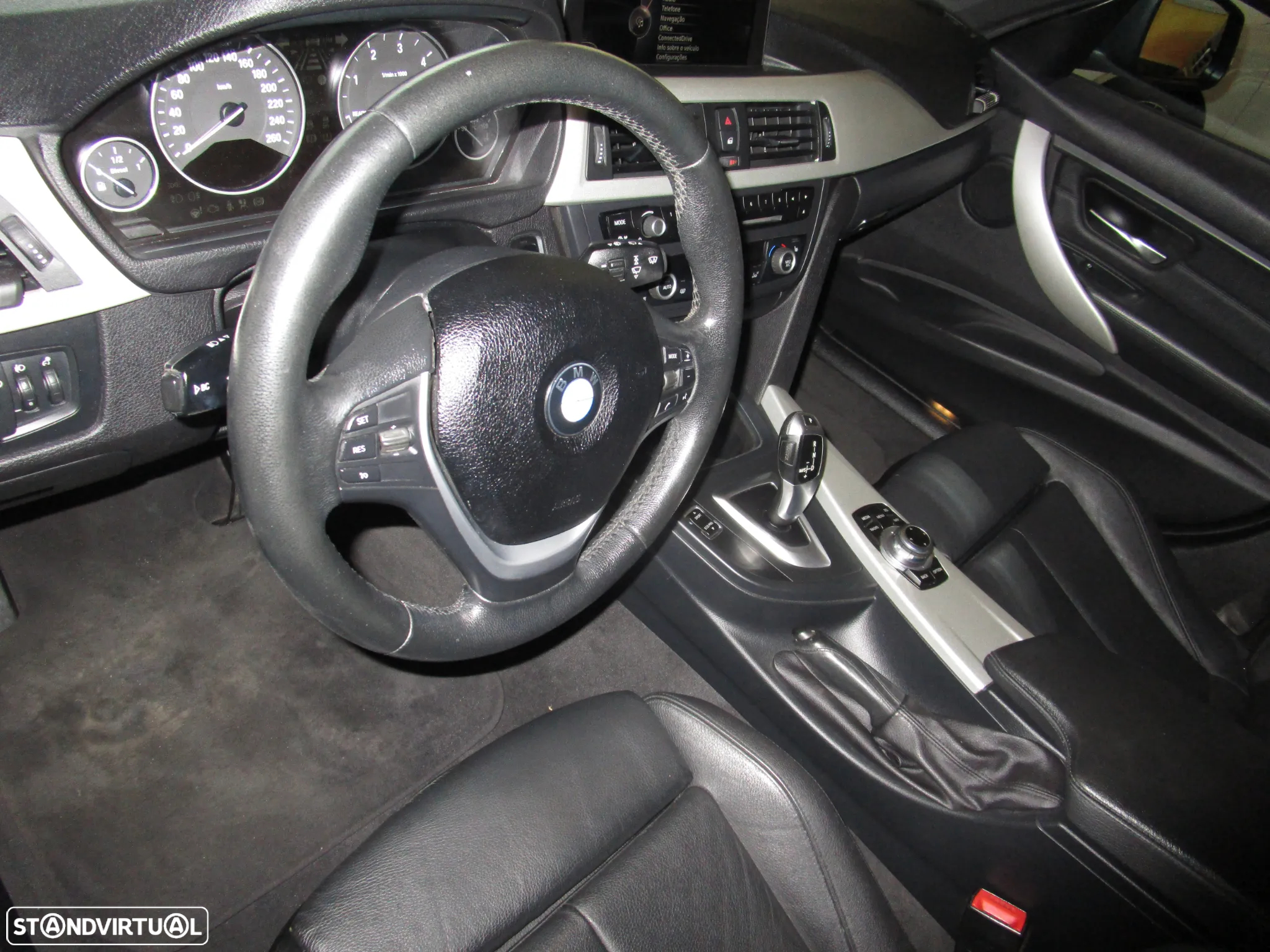 BMW 320 d DPF Touring Aut. Edition Sport - 11