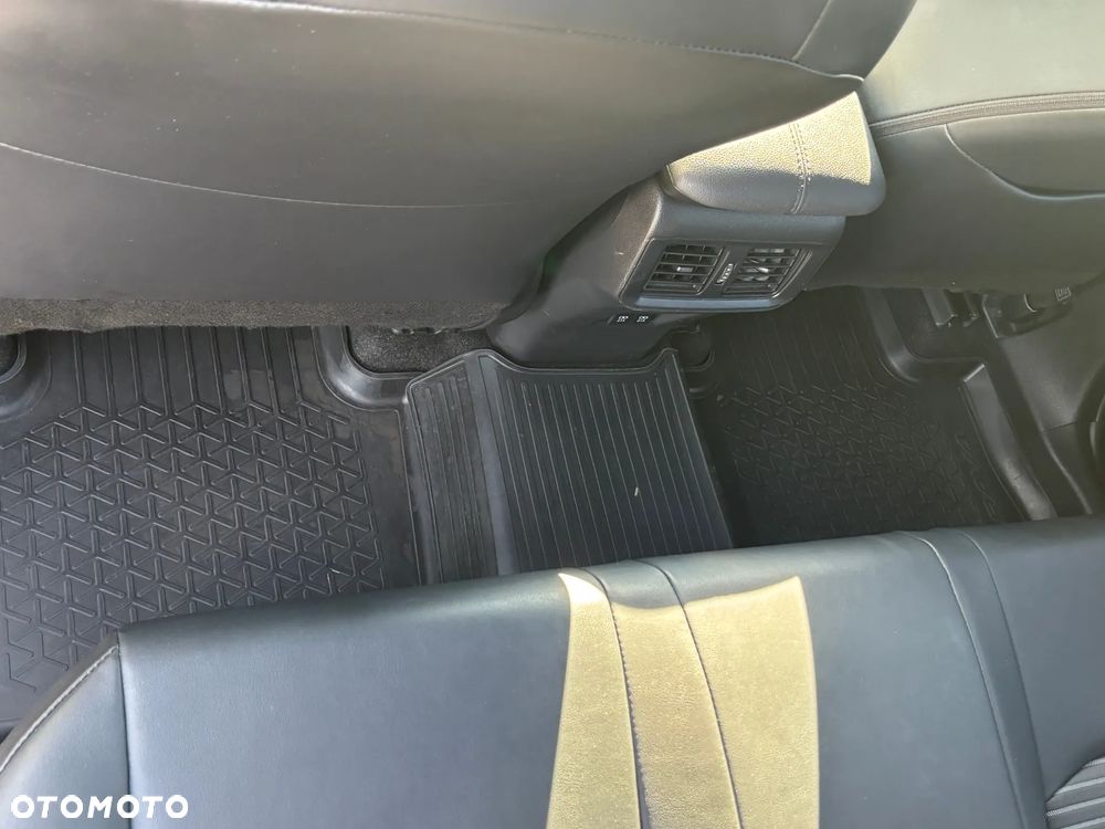 Toyota RAV4 2.5 Hybrid Black Edition by JBL 4x4 - 16