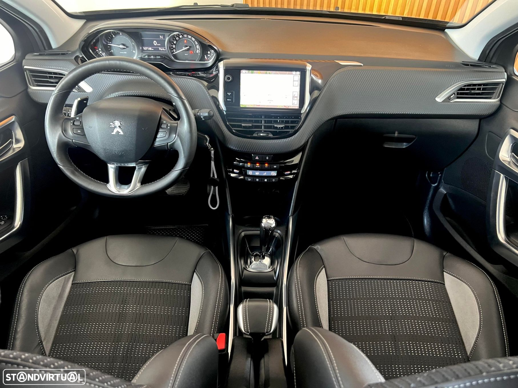 Peugeot 2008 1.6 e-HDi Allure 2-Tronic - 22