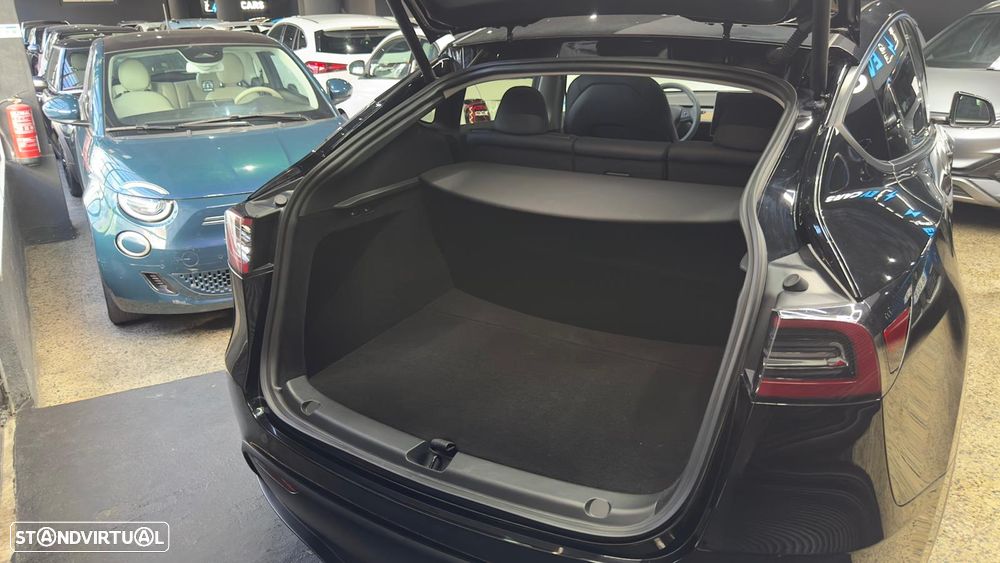Tesla Model Y Long Range Dual Motor AWD - 24