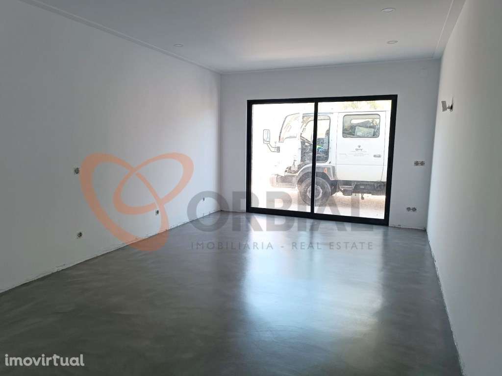 Moradia V5+2 totalmente recuperada com piscina para venda em Quarteira - Grande imagem: 4/41