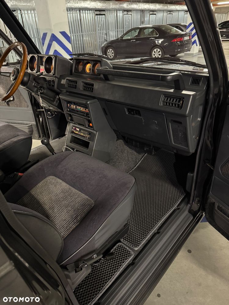 Mitsubishi Pajero - 12