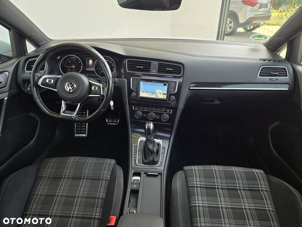 Volkswagen Golf - 9