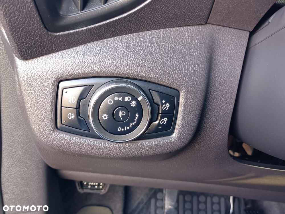 Ford Tourneo Connect 1.5 TDCi Titanium - 27