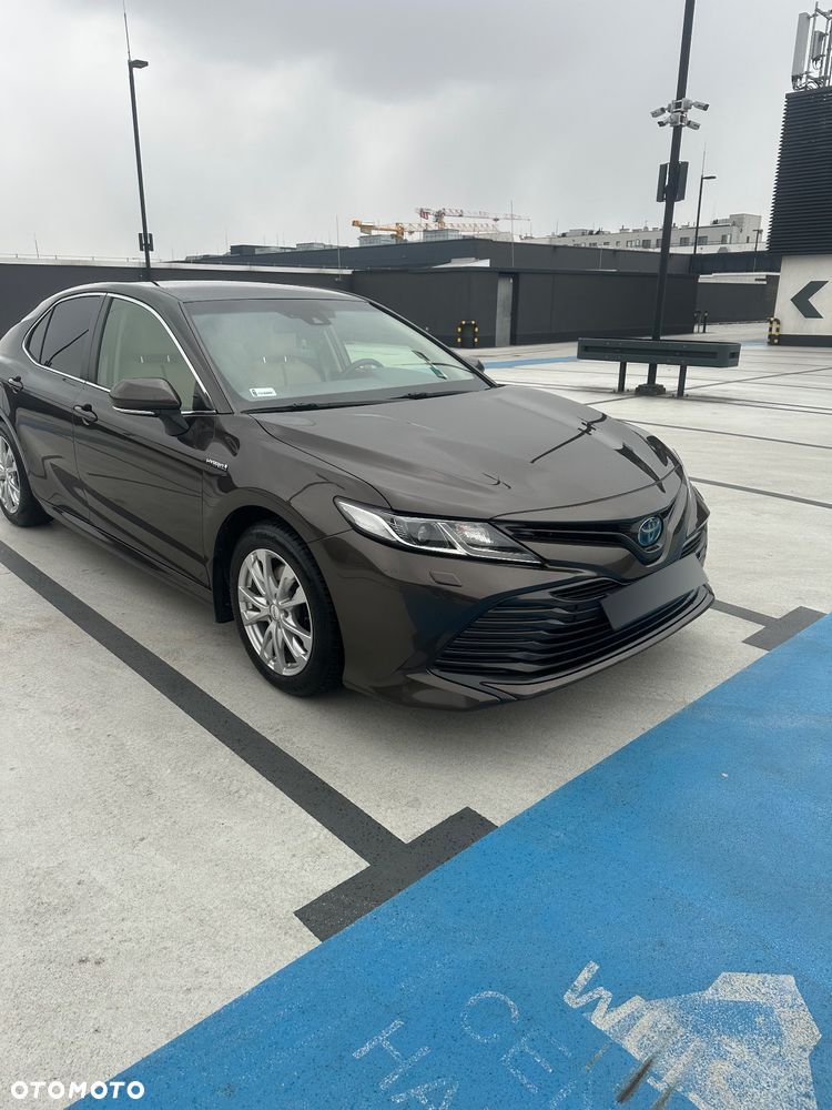 Toyota Camry - 12