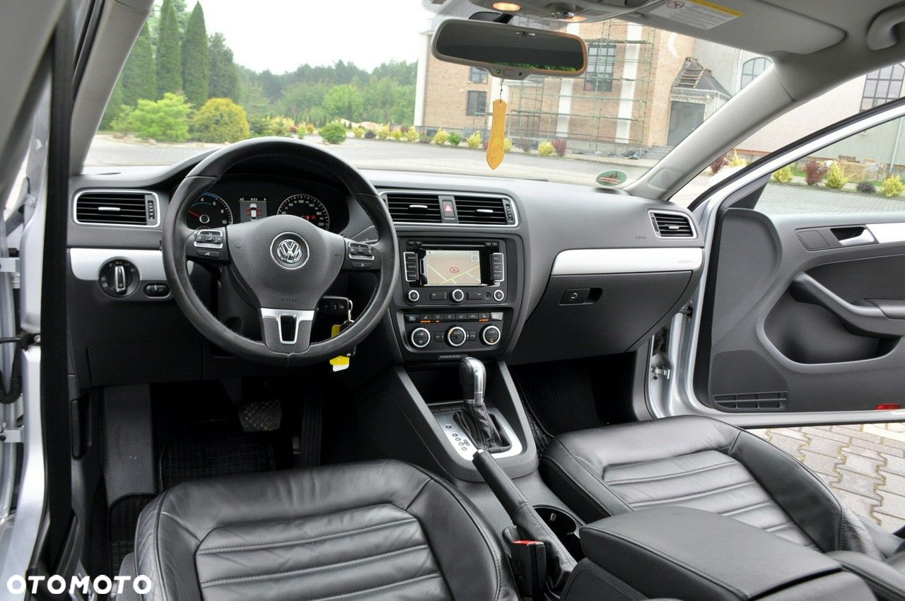 Volkswagen Jetta 1.4 Hybrid DSG Highline - 29
