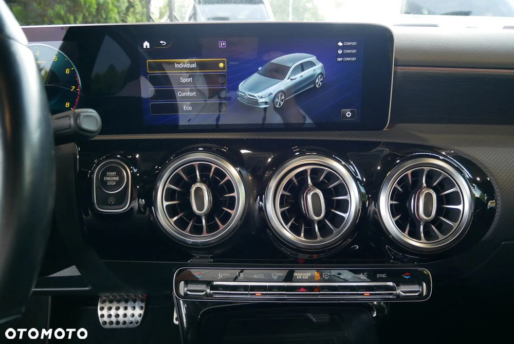 Mercedes-Benz Klasa A 250 4-Matic AMG Line 7G-DCT - 24