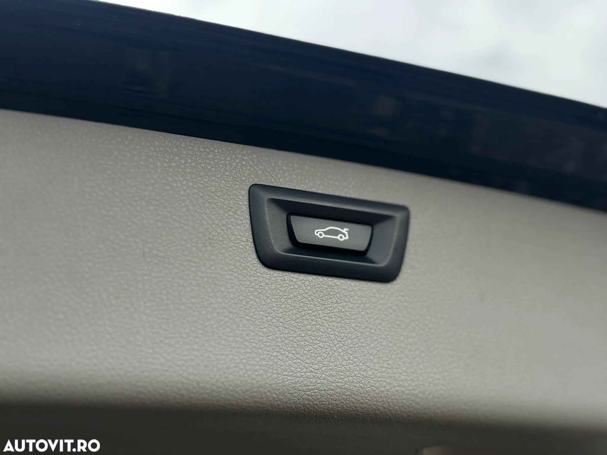 BMW Seria 3 318d Touring Aut. - 23