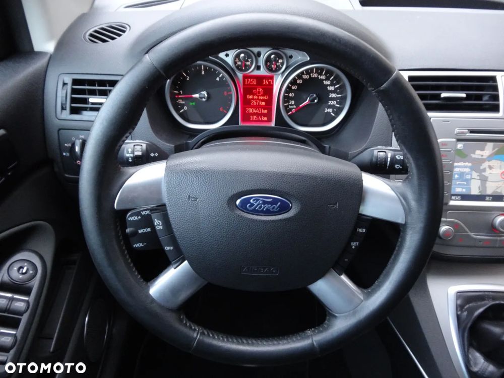 Ford Kuga 2.0 TDCi 4x4 Titanium - 27