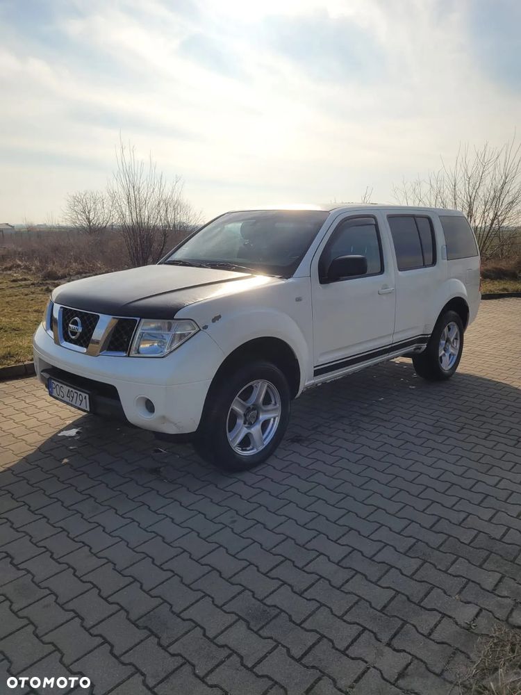Nissan Pathfinder - 3