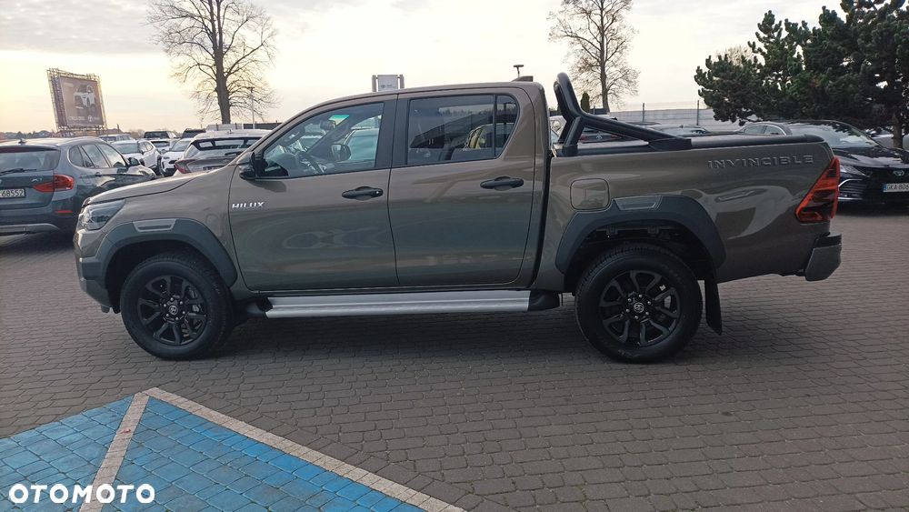 Toyota Hilux 2.8 D-4D Double Cab Invincible 4x4 - 6