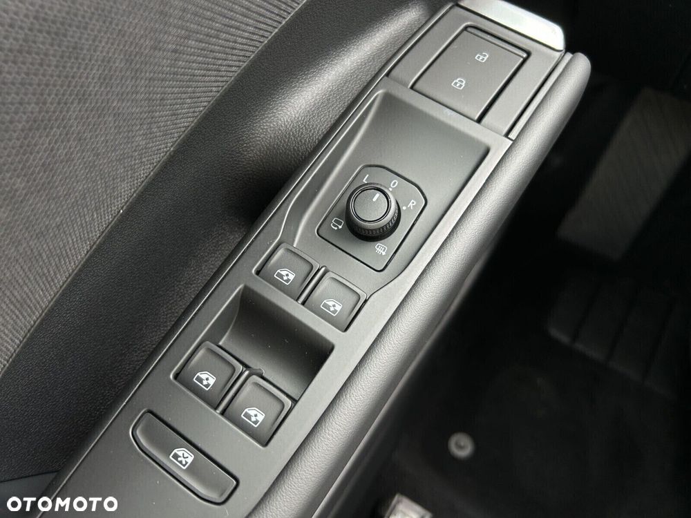 Volkswagen T-Roc 1.5 eTSI Life DSG - 24