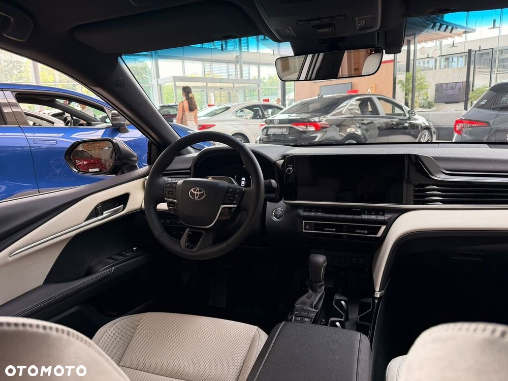 Toyota Camry - 9