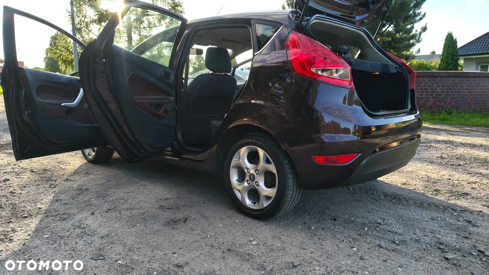 Ford Fiesta 1.6 TDCi Individual - 26