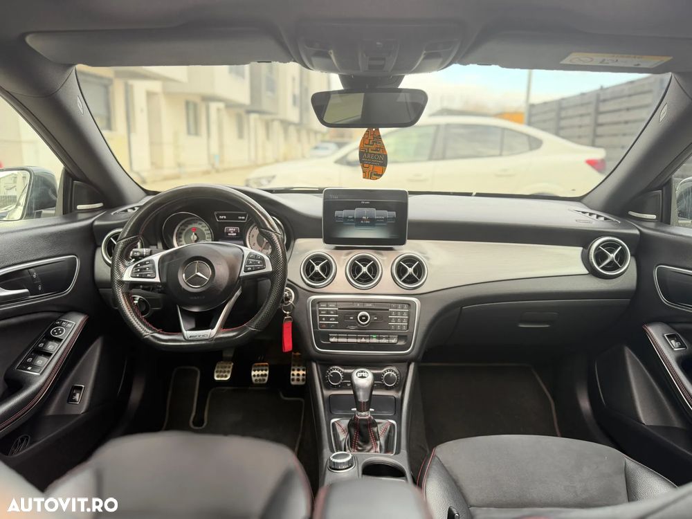 Mercedes-Benz CLA 180 AMG Line - 14