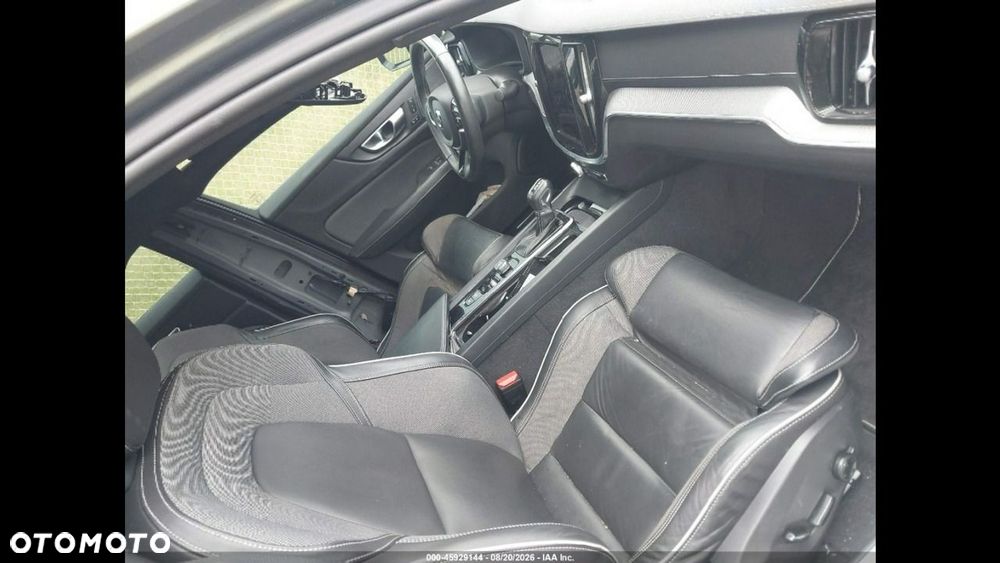 Volvo S60 T5 AWD R-Design - 9